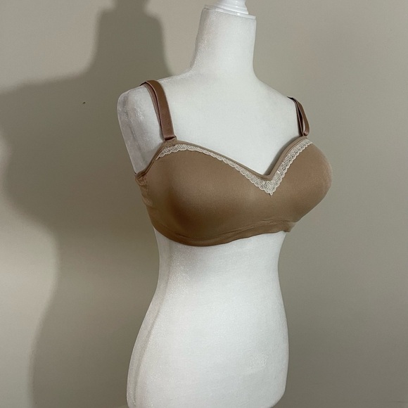Hanes sz 2 XL bra in a caramel color with a lace accent on the bust line - Picture 1 of 10